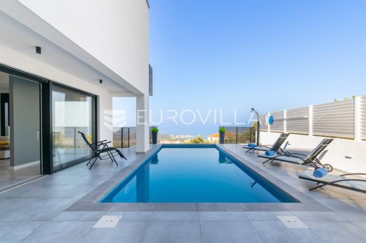 Apartmán na predaj 100 m² – Makarska