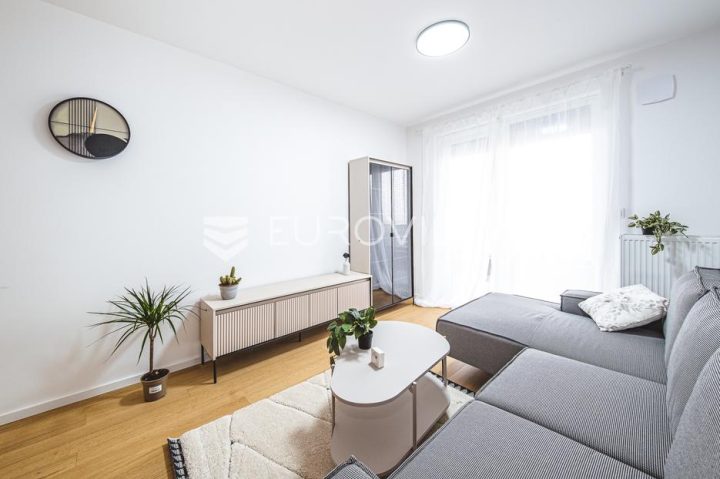 Appartement À louer - Grad Zagreb Stenjevec - foto 2/11