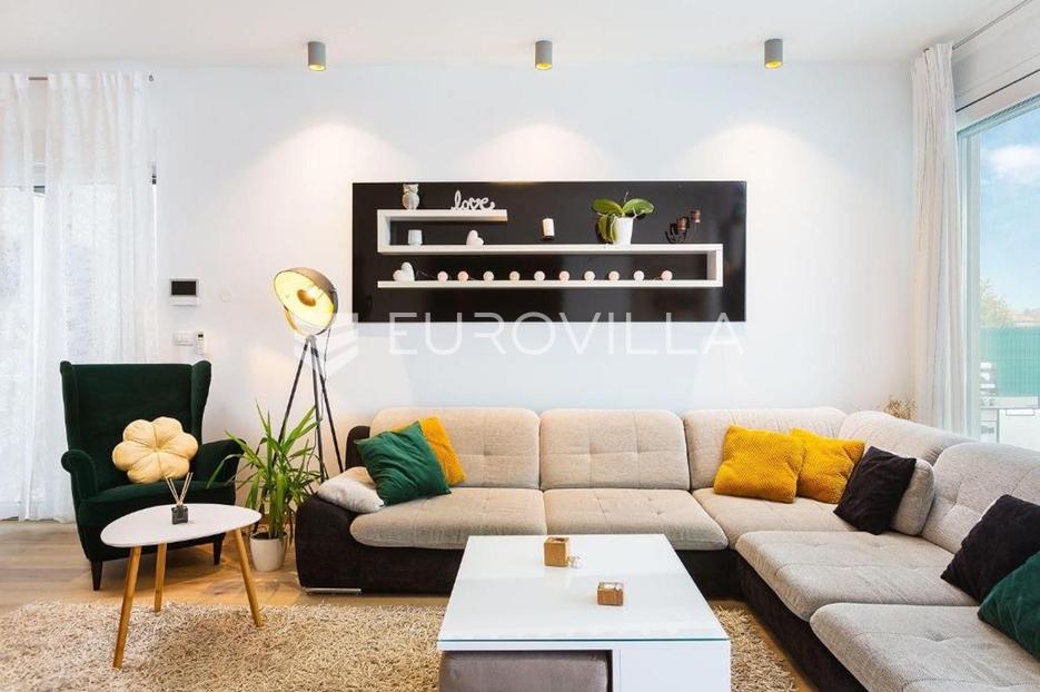Haus Zu verkaufen -  Pula
