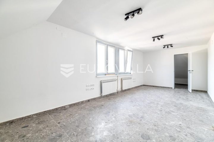 Business premises for sale 160 m² – Sesvete