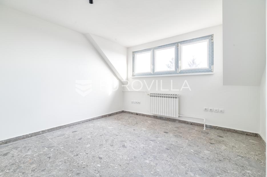 Poslovni prostor Na prodaju -  Sesvete