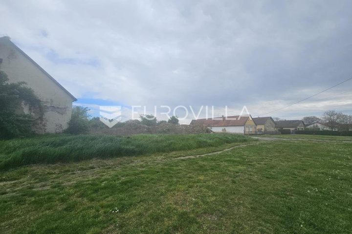 Terrain À vendre - Osječko-baranjska Čeminac - foto 2/6