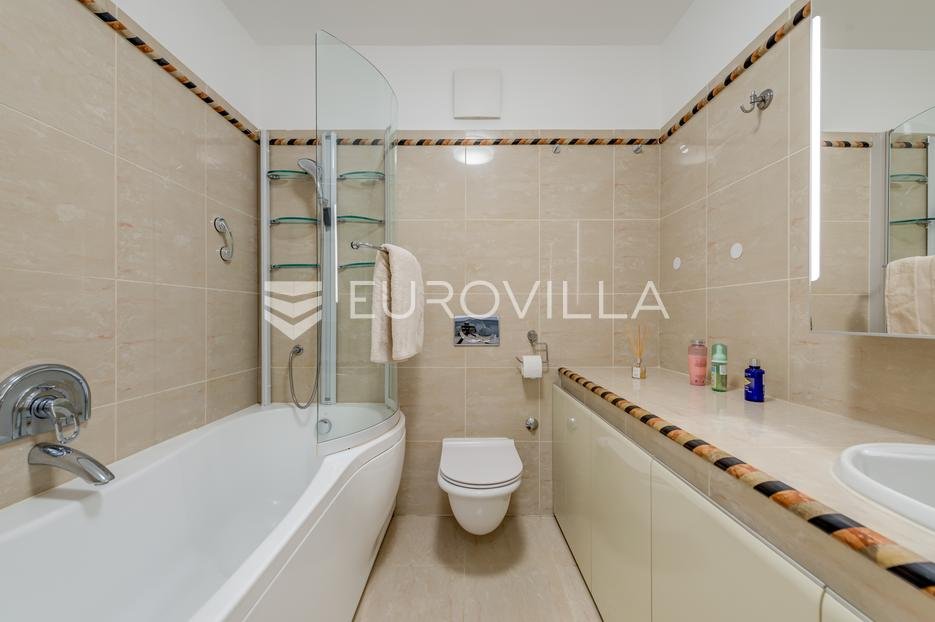 Flat For sale - Splitsko-dalmatinska Split