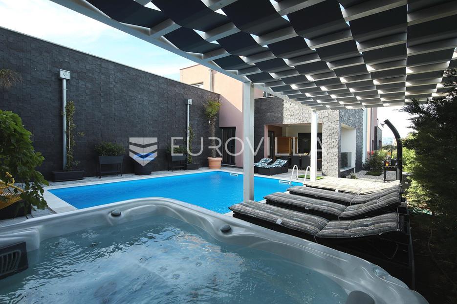 House For sale -  Nin