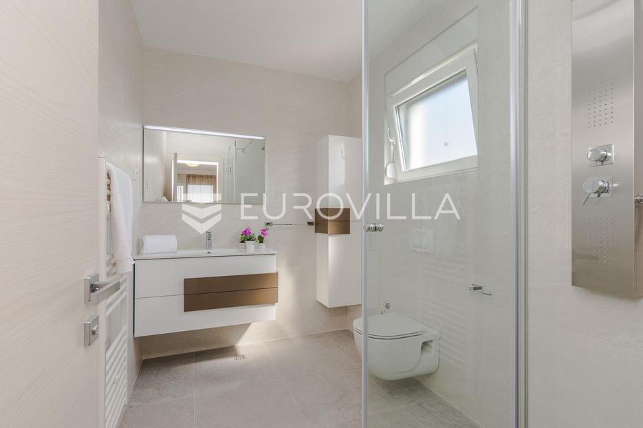 House For sale -  Nin