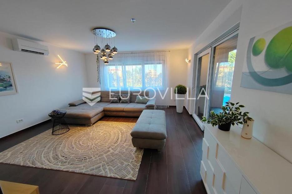House For sale -  Nin