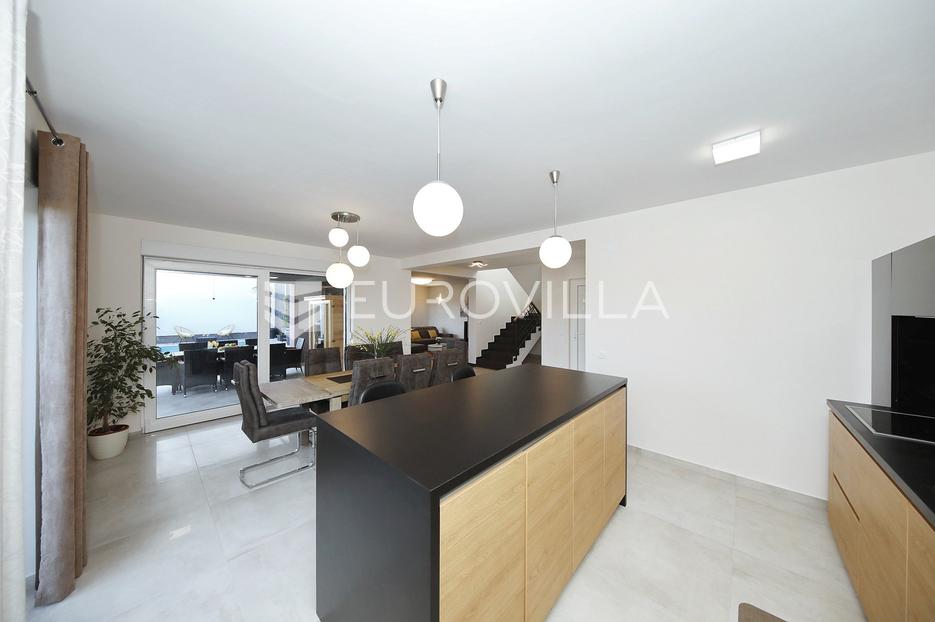 House For sale -  Nin