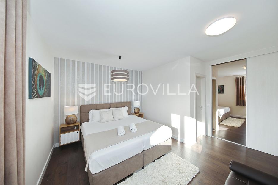 House For sale -  Nin