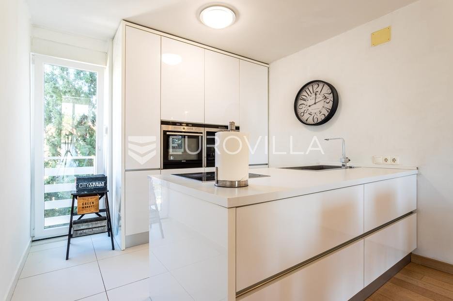 Flat For sale - Splitsko-dalmatinska Split