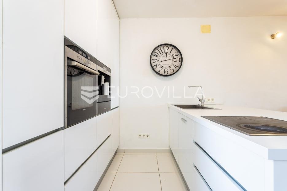 Flat For sale - Splitsko-dalmatinska Split