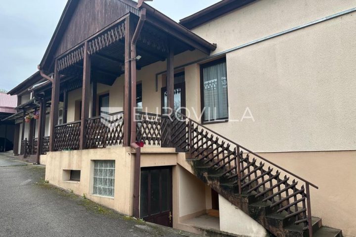 House for sale 189 m² – Centar