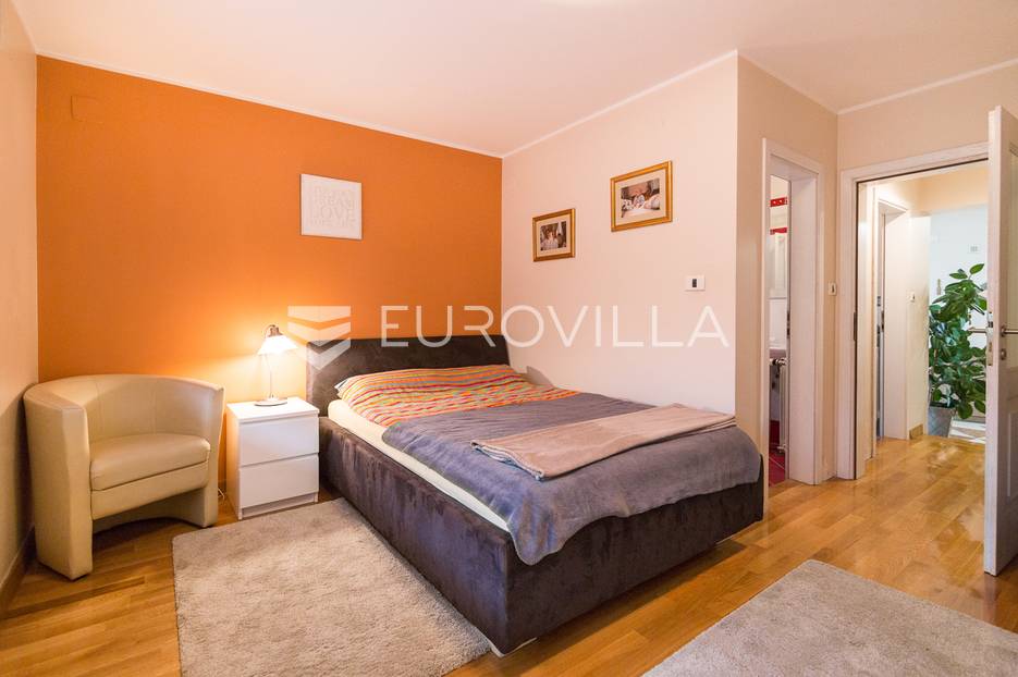 Casa In vendita -  Donja Dubrava