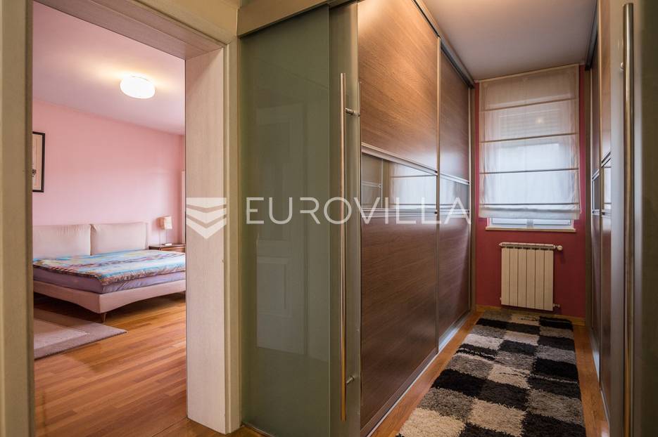 Casa In vendita -  Donja Dubrava