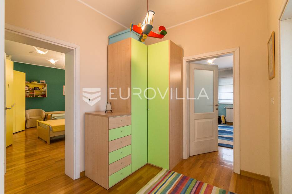 Casa In vendita -  Donja Dubrava