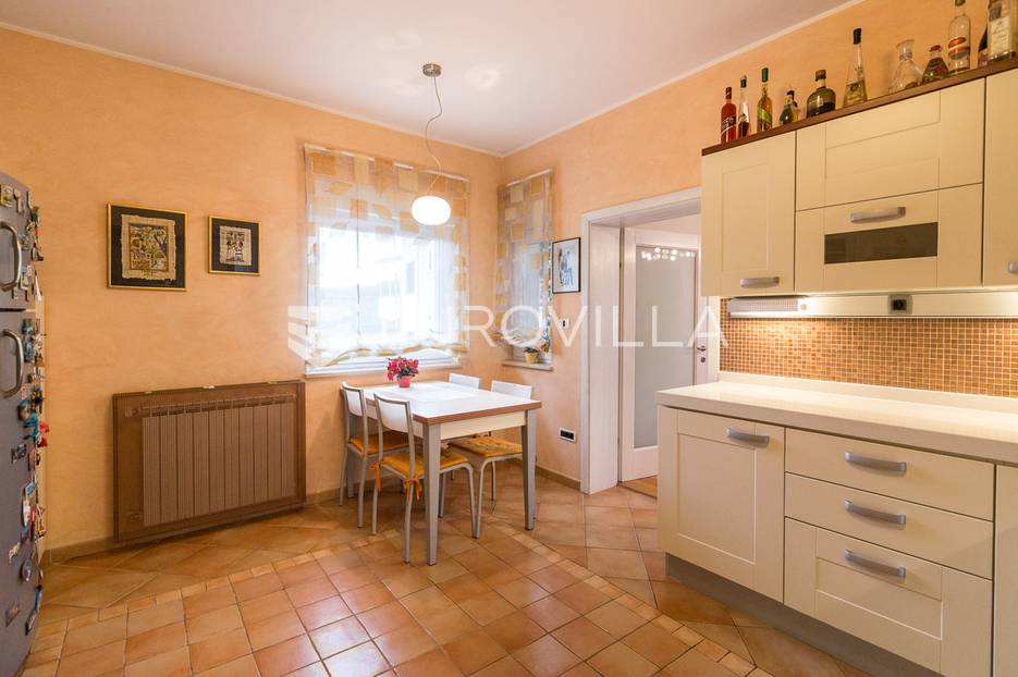 Casa In vendita -  Donja Dubrava