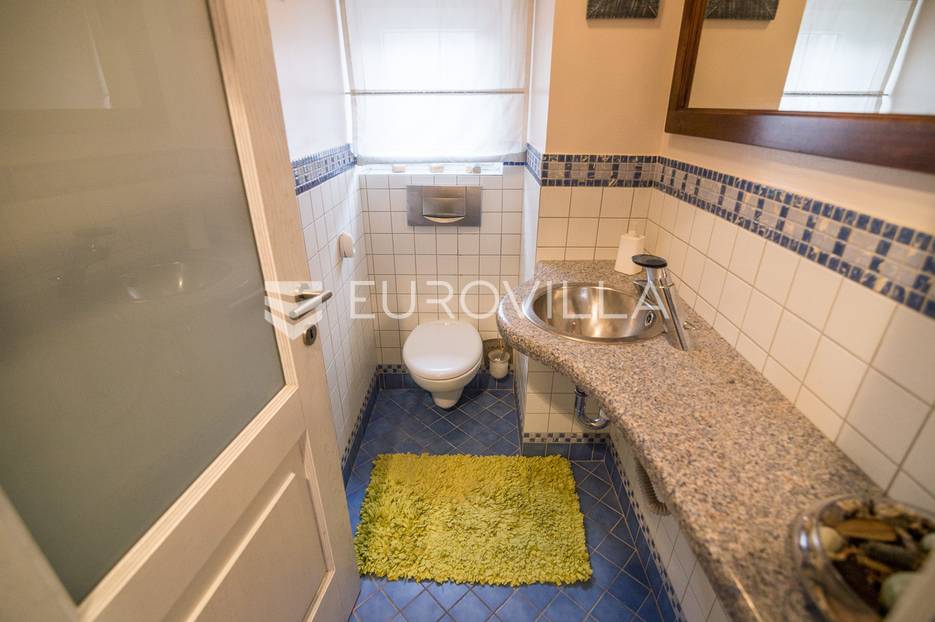 Casa In vendita -  Donja Dubrava