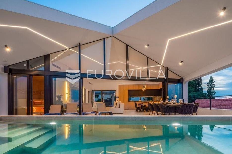 House For sale -  Sutivan