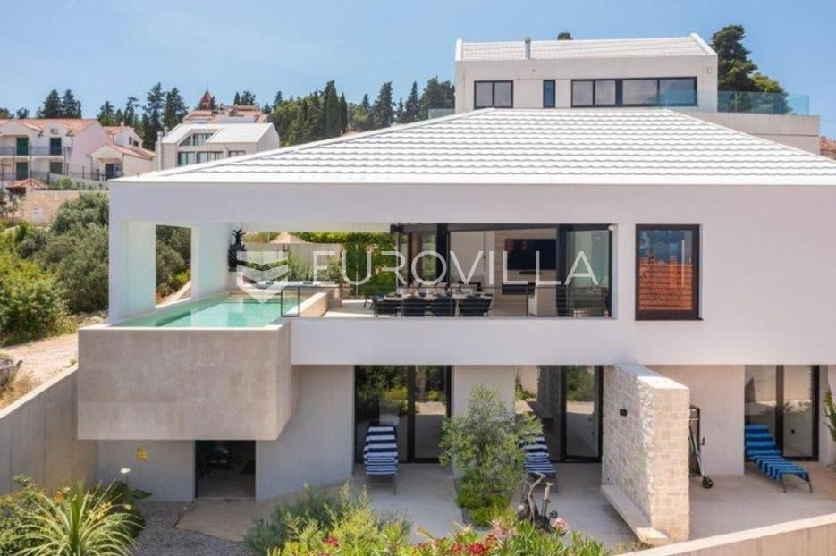 House For sale -  Sutivan