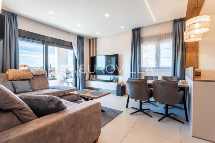 Stan na prodaju 112 m² – Kaštel Kambelovac