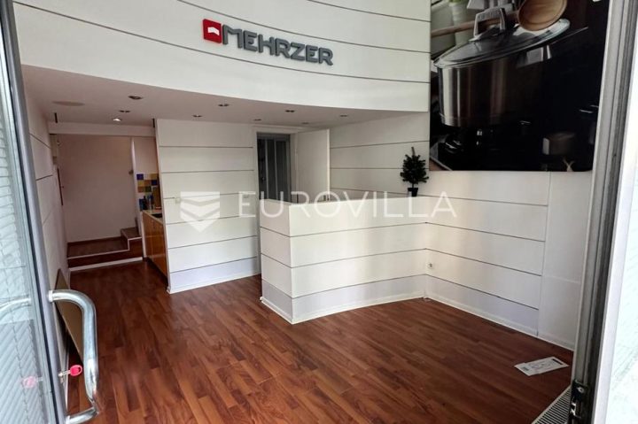 Poslovni prostor na prodaju 46 m² – Knežija