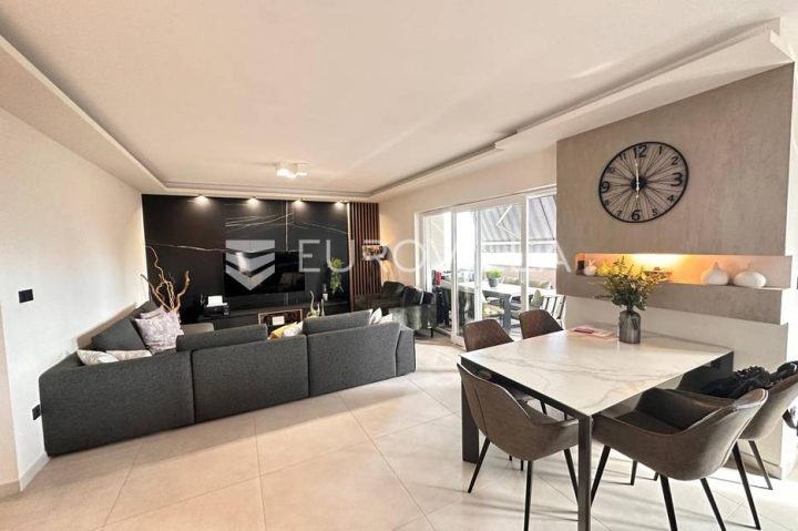 Flat for sale 217 m² – Hosti