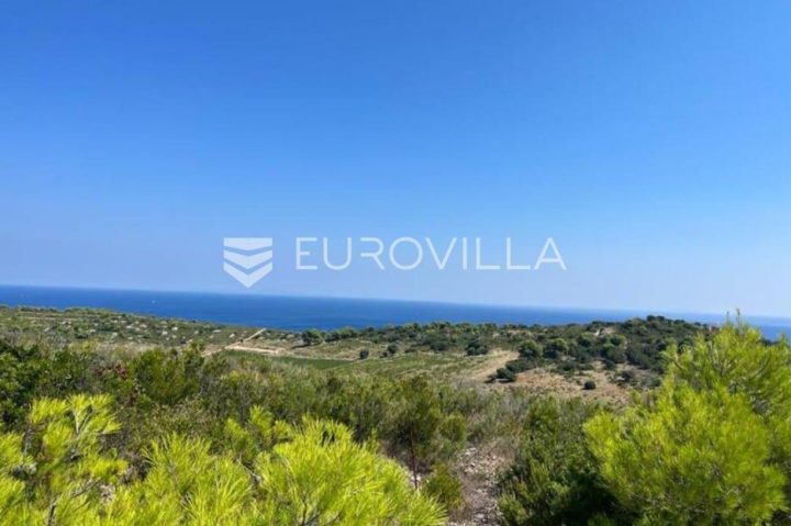 Terrain à vendre 13698 m² – Milna