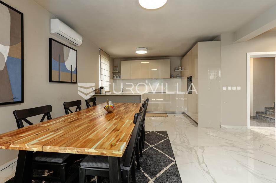 Apartment Zu verkaufen -  Fažana