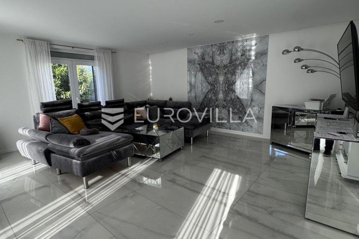 House for sale 223 m² – Nova Gradiška