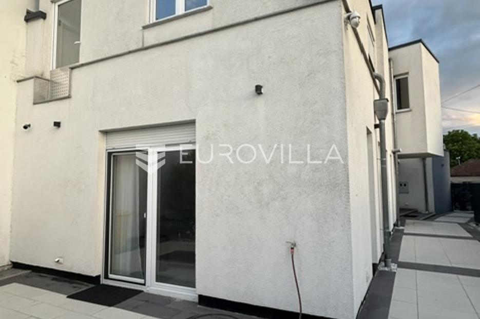 Dom Na sprzedaż - Brodsko-posavska Nova Gradiška