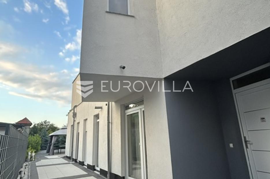 Dom Na sprzedaż - Brodsko-posavska Nova Gradiška
