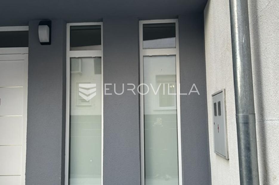Dom Na sprzedaż - Brodsko-posavska Nova Gradiška