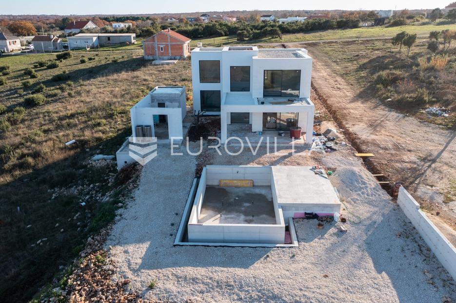 Dům Na prodej -  Nin