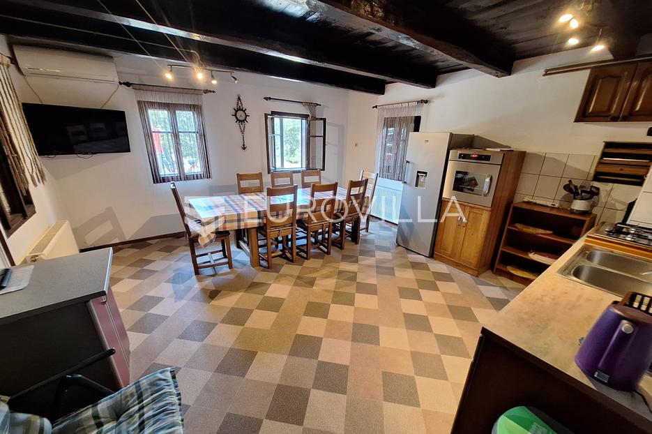 Casa In vendita - Karlovačka Karlovac - Okolica - foto 1/8