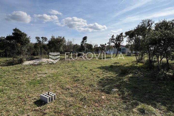 Land for sale 402 m² – Valtura