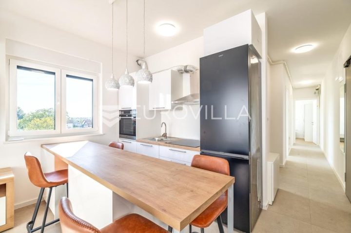 Appartement À louer - Grad Zagreb Donja Dubrava - foto 2/8