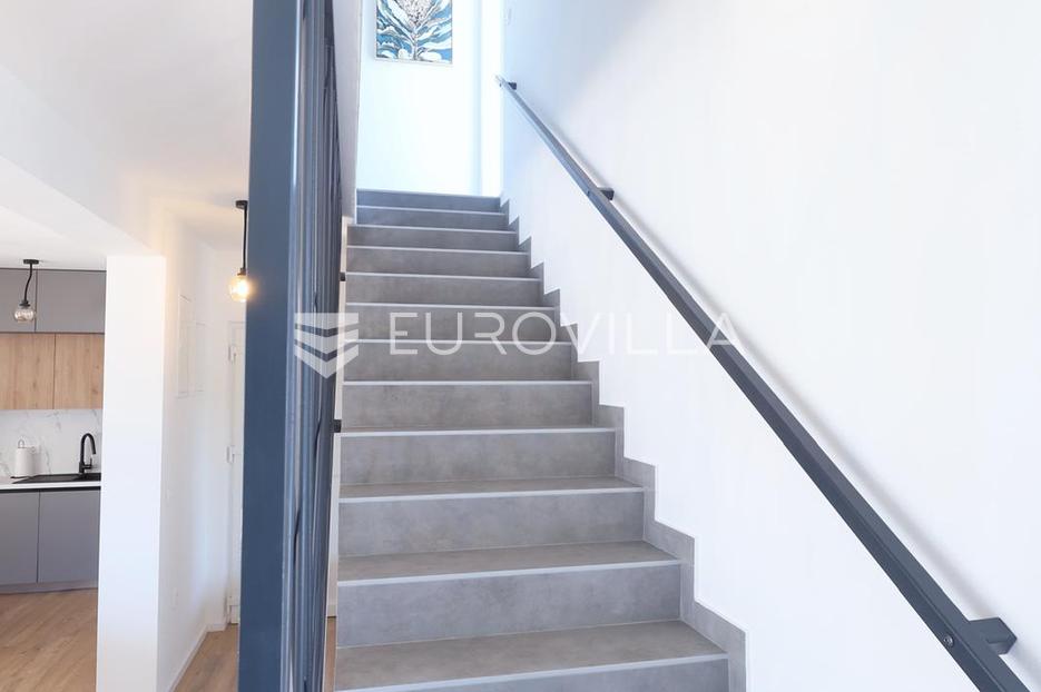 House For sale - Zadarska Nin