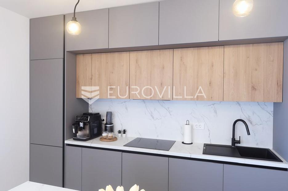 House For sale - Zadarska Nin