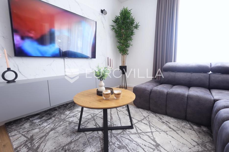 House For sale - Zadarska Nin