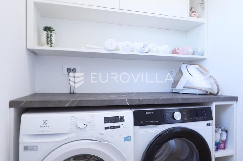 House For sale - Zadarska Nin
