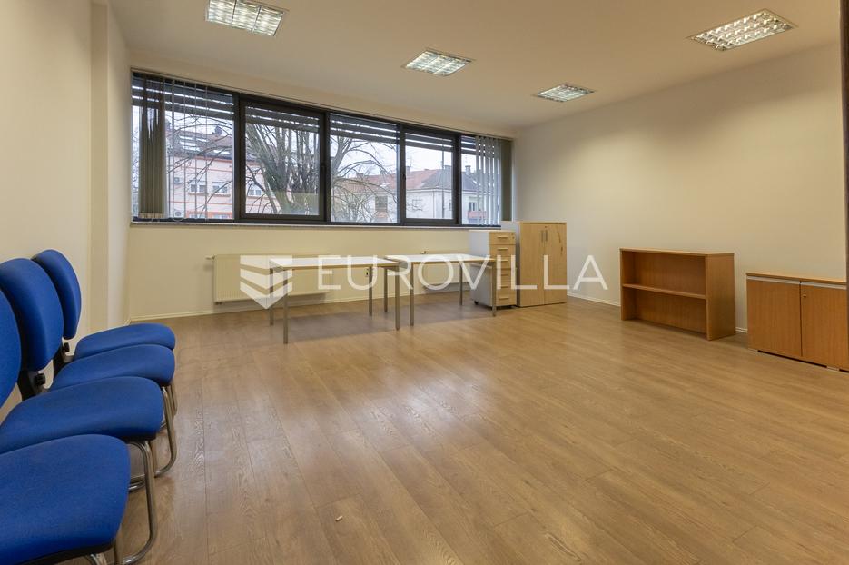 Commerciale In vendita -  Slavonski Brod