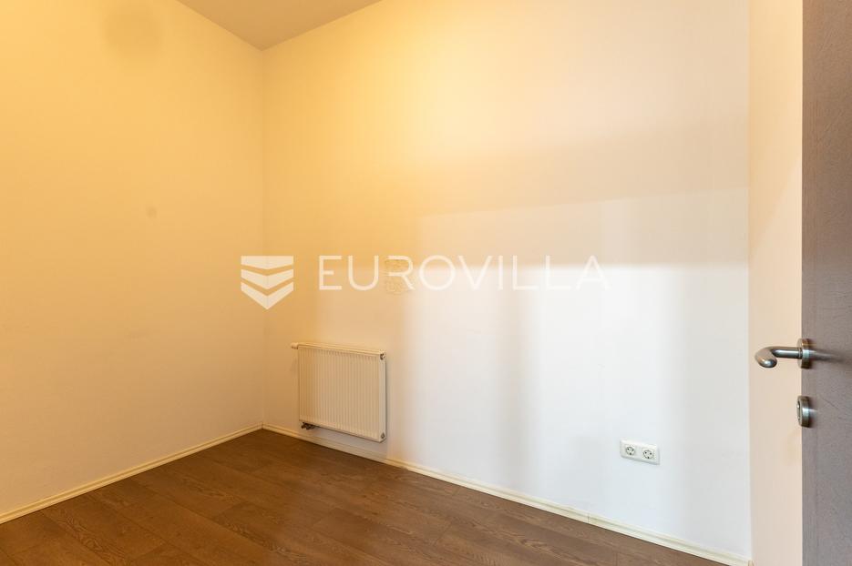 Commerciale In vendita -  Slavonski Brod