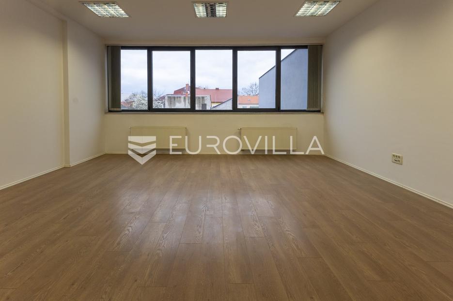 Commerciale In vendita -  Slavonski Brod