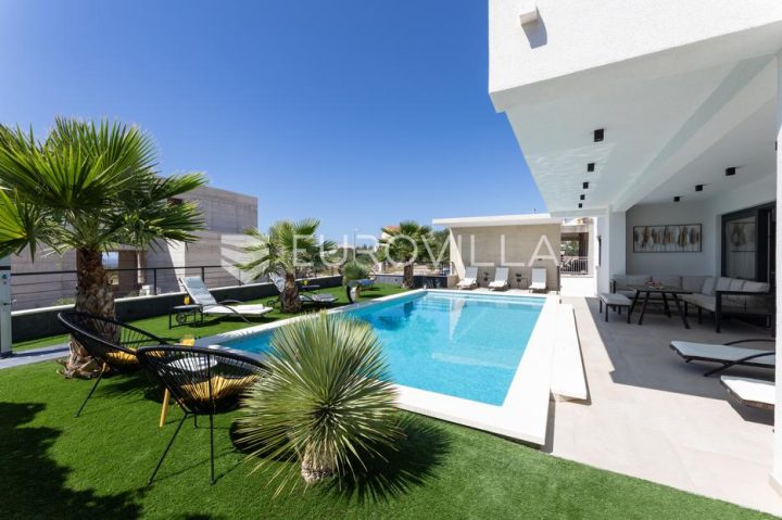 Dům na prodej 311 m² – Primošten