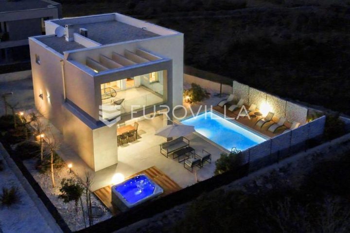 Kuća Na prodaju - Zadarska Nin - foto 3/57