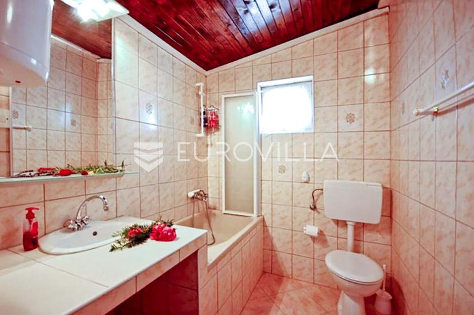 Kuća Na prodaju - Splitsko-dalmatinska Sutivan