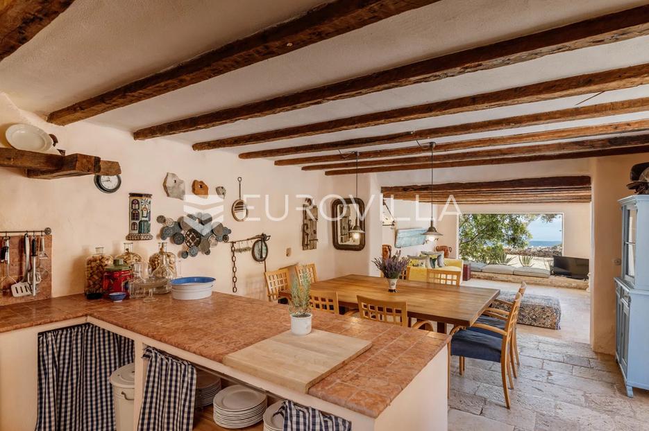 Casa In vendita -  Jelsa