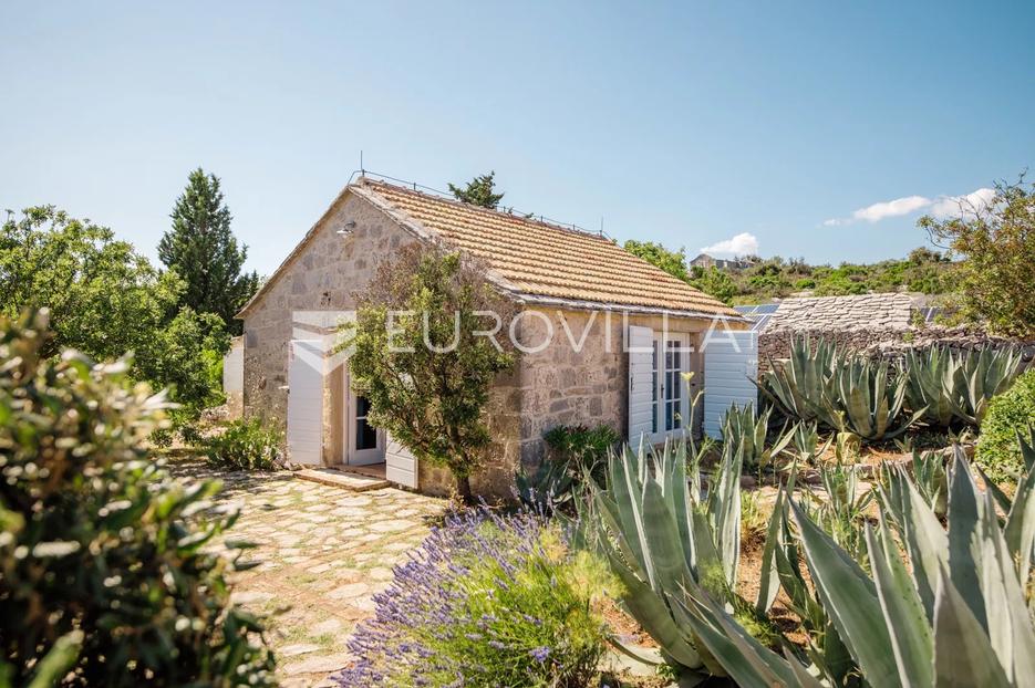 Casa In vendita -  Jelsa