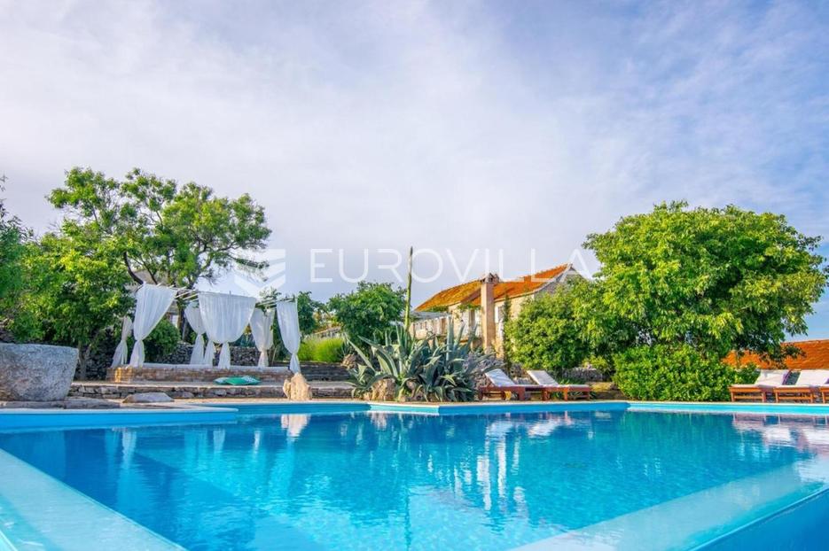 Casa In vendita -  Jelsa