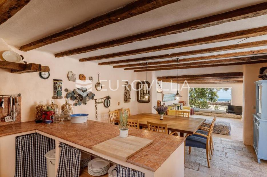 Casa In vendita -  Jelsa