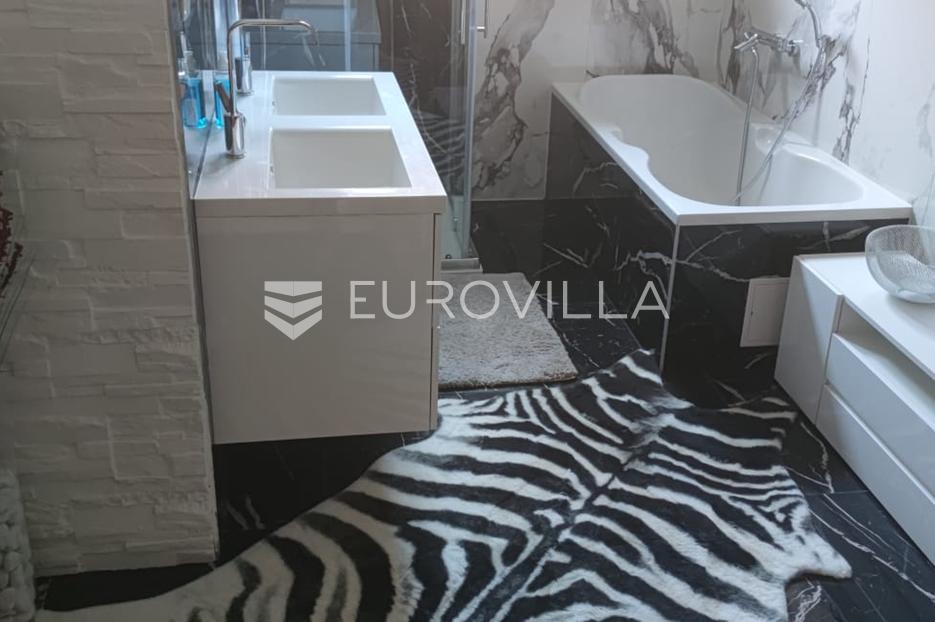 Apartment Zu verkaufen -  Pula